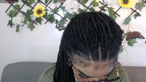 dark_flama online show from April 30, 12:50 am