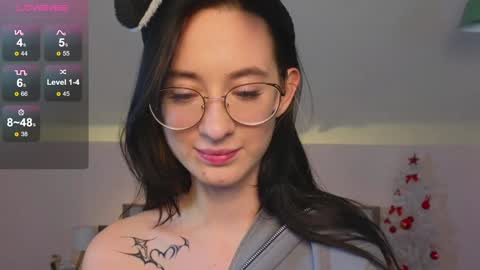 Lola online show from December 23, 3:44 pm