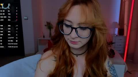 Snapshot of dark_lola_ chatting on June 1, 2:02 am Lola online show from June 1, 2:02 am