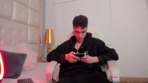 dark_sun333 online show from November 8, 12:00 am