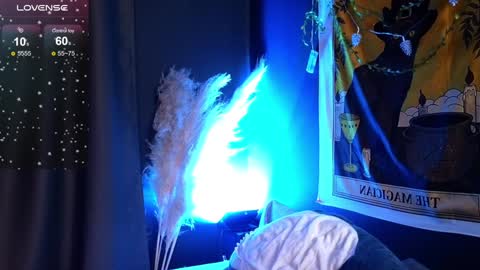 Vamp  online show from December 20, 1:25 am