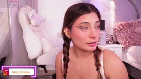 Snapshot of darkangelx_ chatting on May 5, 11:46 pm Angel Darcy online show from May 5, 11:46 pm