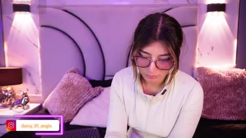Snapshot of darkangelx_ chatting on June 8, 11:27 pm Angel Darcy online show from June 8, 11:27 pm