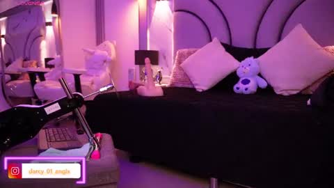 Snapshot of darkangelx_ chatting on June 9, 11:05 pm Angel Darcy online show from June 9, 11:05 pm