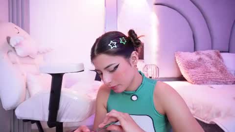 Snapshot of darkangelx_ chatting on June 16, 11:29 pm Angel Darcy online show from June 16, 11:29 pm