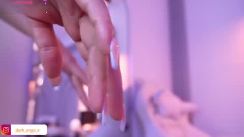 Snapshot of darkangelx_ chatting on July 2, 11:33 pm Angel Darcy online show from July 2, 11:33 pm