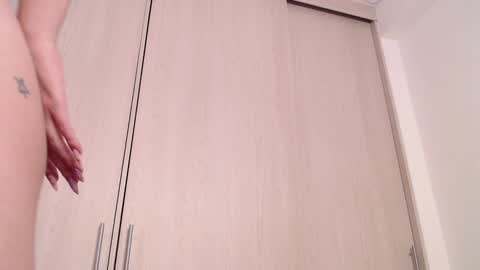  Candy   online show from January 17, 10:34 pm