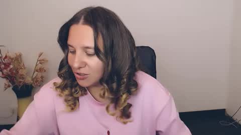 Snapshot of darklure_ chatting on September 14, 6:07 pm Anna online show from September 14, 6:07 pm