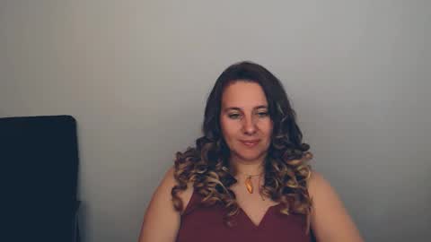 Snapshot of darklure_ chatting on September 23, 2:42 pm Anna online show from September 23, 2:42 pm