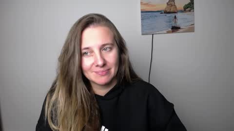 Snapshot of darklure_ chatting on October 9, 2:15 pm Anna online show from October 9, 2:15 pm