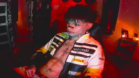   online show from November 5, 7:30 am