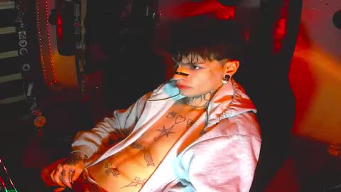   online show from November 12, 6:14 am