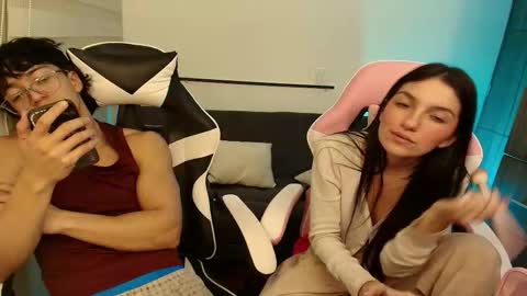 darkpleasuress online show from November 6, 6:47 am