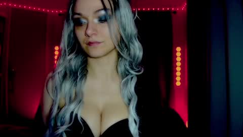 Snapshot of darkskullmistress chatting on April 2, 2:31 am roseredgoddess online show from April 2, 2:31 am