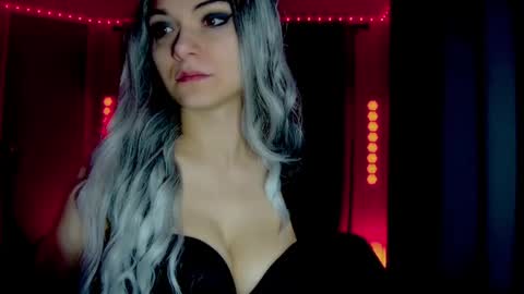 Snapshot of darkskullmistress chatting on April 29, 1:43 am roseredgoddess online show from April 29, 1:43 am