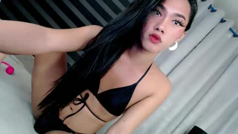 its me monica online show from March 28, 10:42 pm