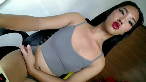 its me monica online show from April 29, 11:44 pm