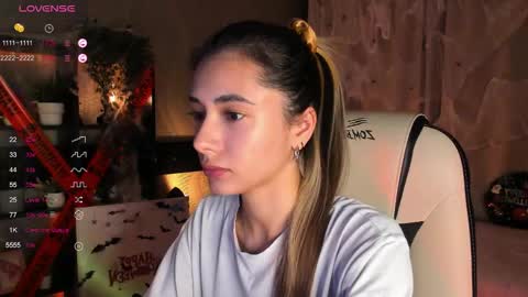 Belle online show from November 3, 3:30 am