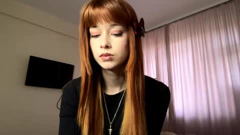 Lina online show from April 30, 1:17 pm