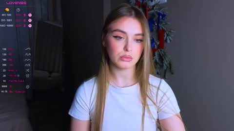 Snapshot of darlina_ryan chatting on February 6, 4:21 pm Darlina online show from February 6, 4:21 pm