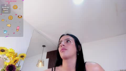 Snapshot of darling_spoiled chatting on May 2, 11:04 am darling online show from May 2, 11:04 am