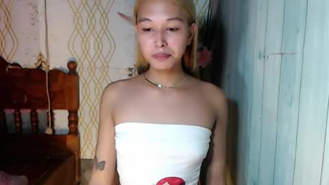 Snapshot of darling_sweetheartxx chatting on July 4, 1:17 pm YOUR ATHENA online show from July 4, 1:17 pm