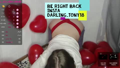 Snapshot of darling_tony18 chatting on May 23, 9:52 pm darling_tony18 online show from May 23, 9:52 pm