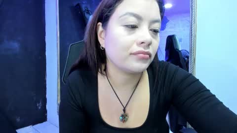 Snapshot of darlingbdsm_ chatting on February 7, 1:59 pm Darling online show from February 7, 1:59 pm