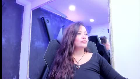 Snapshot of darlingbdsm_ chatting on February 20, 3:01 pm Darling online show from February 20, 3:01 pm