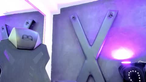 Snapshot of darlingbdsm_ chatting on February 24, 12:36 pm Darling online show from February 24, 12:36 pm