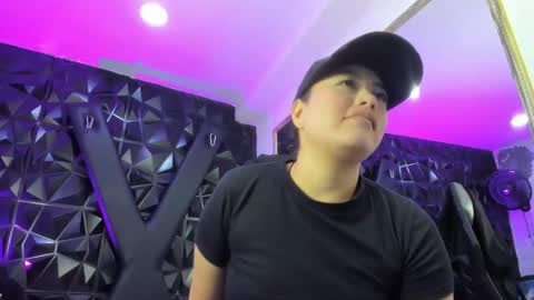 Snapshot of darlingbdsm_ chatting on March 21, 2:42 pm Darling online show from March 21, 2:42 pm