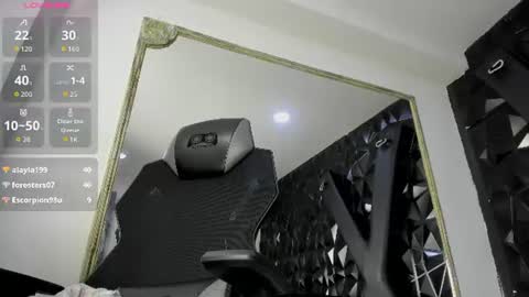 Snapshot of darlingbdsm_ chatting on July 2, 12:33 pm Darling online show from July 2, 12:33 pm