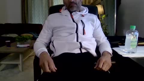 darryl43321 online show from March 7, 7:05 pm