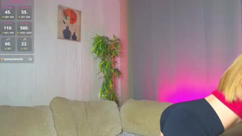 DarslyCat online show from March 10, 7:30 pm