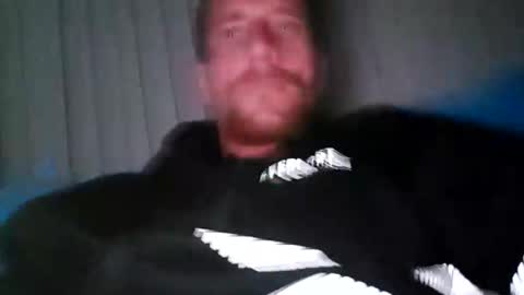 Snapshot of darts921 chatting on April 25, 3:42 pm James online show from April 25, 3:42 pm