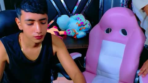 Snapshot of darwinandbrayan chatting on November 14, 11:24 pm darwinandbrayan online show from November 14, 11:24 pm