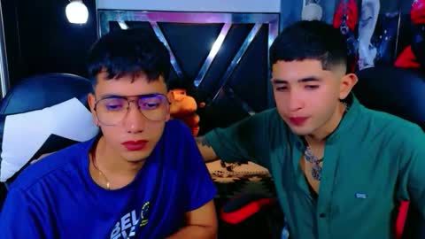 Snapshot of darwinandbrayan chatting on November 21, 9:13 pm darwinandbrayan online show from November 21, 9:13 pm