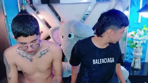 Snapshot of darwinandbrayan chatting on November 30, 8:13 pm darwinandbrayan online show from November 30, 8:13 pm