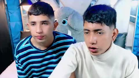 Snapshot of darwinandbrayan chatting on January 7, 3:09 am darwinandbrayan online show from January 7, 3:09 am