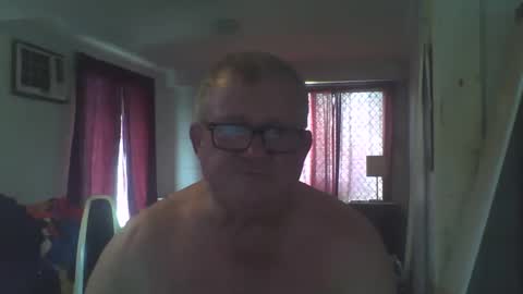 Snapshot of darwincock chatting on December 17, 6:02 am darwincock online show from December 17, 6:02 am