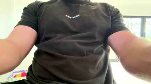 Snapshot of darwins_dessert chatting on March 22, 1:25 pm darwins_dessert online show from March 22, 1:25 pm