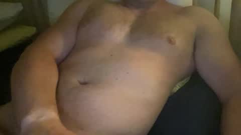 Snapshot of darwins_dessert chatting on June 8, 8:42 pm darwins_dessert online show from June 8, 8:42 pm