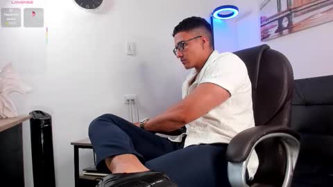 Dash online show from November 21, 1:32 pm