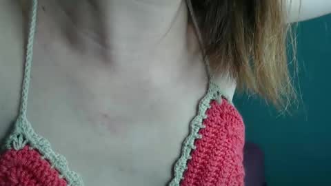 Snapshot of dasne19 chatting on December 17, 3:28 pm Dafne online show from December 17, 3:28 pm