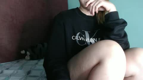 Snapshot of dasne19 chatting on February 18, 3:42 am Dafne online show from February 18, 3:42 am