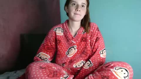 Snapshot of dasne19 chatting on February 21, 4:07 am Dafne online show from February 21, 4:07 am