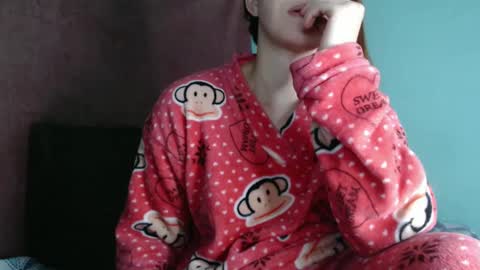 Snapshot of dasne19 chatting on February 25, 2:03 am Dafne online show from February 25, 2:03 am