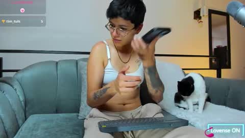 Snapshot of dass_roman chatting on September 24, 8:23 pm Dass Roman online show from September 24, 8:23 pm