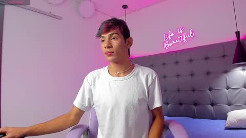 angel online show from December 3, 12:25 pm