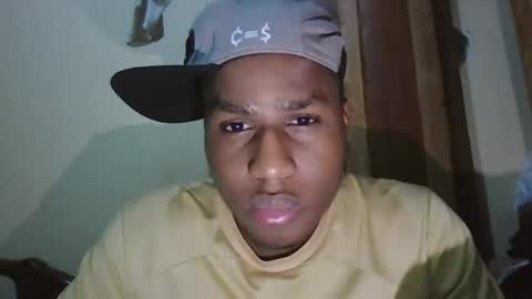 Snapshot of dave251989 chatting on December 17, 6:47 pm dave251989 online show from December 17, 6:47 pm